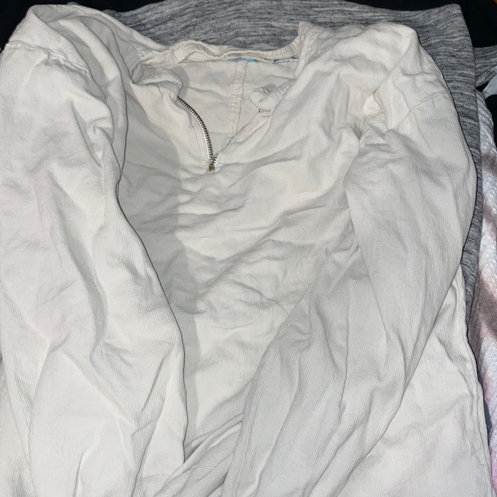 thrifted crop v neck sweater vintage